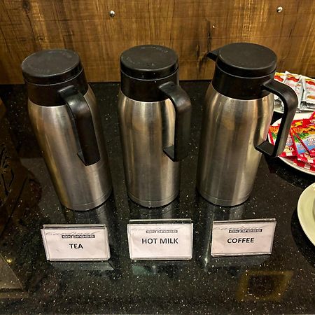 Hotel Oxmo Delhi Airport With Free Airport Transsfer นิวเดลี ภายนอก รูปภาพ