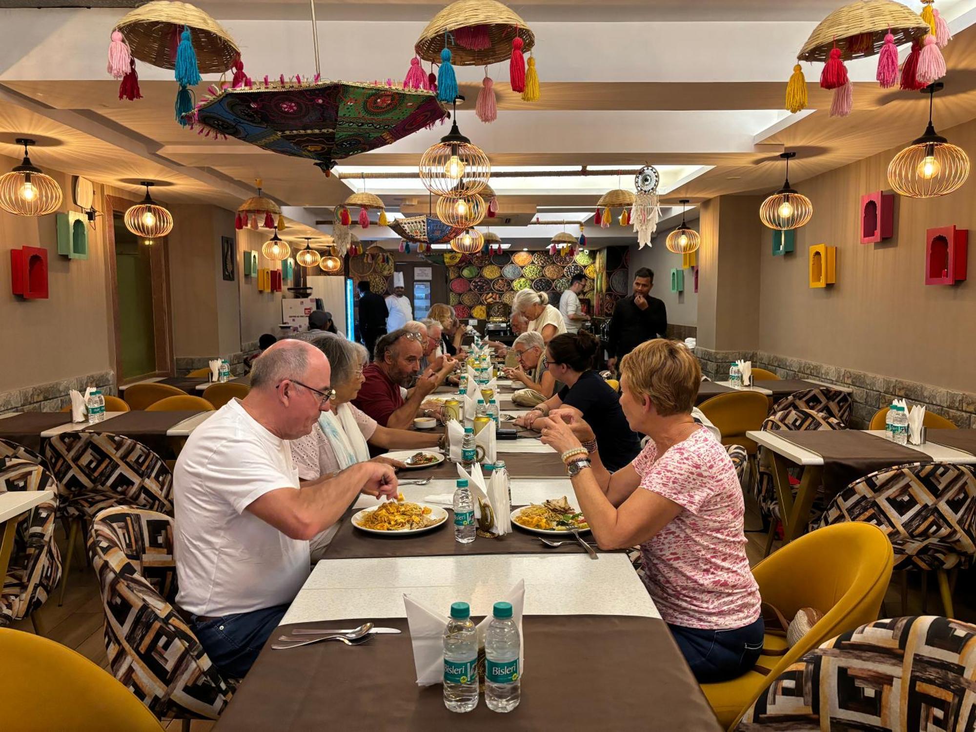 Hotel Oxmo Delhi Airport With Free Airport Transsfer นิวเดลี ภายนอก รูปภาพ
