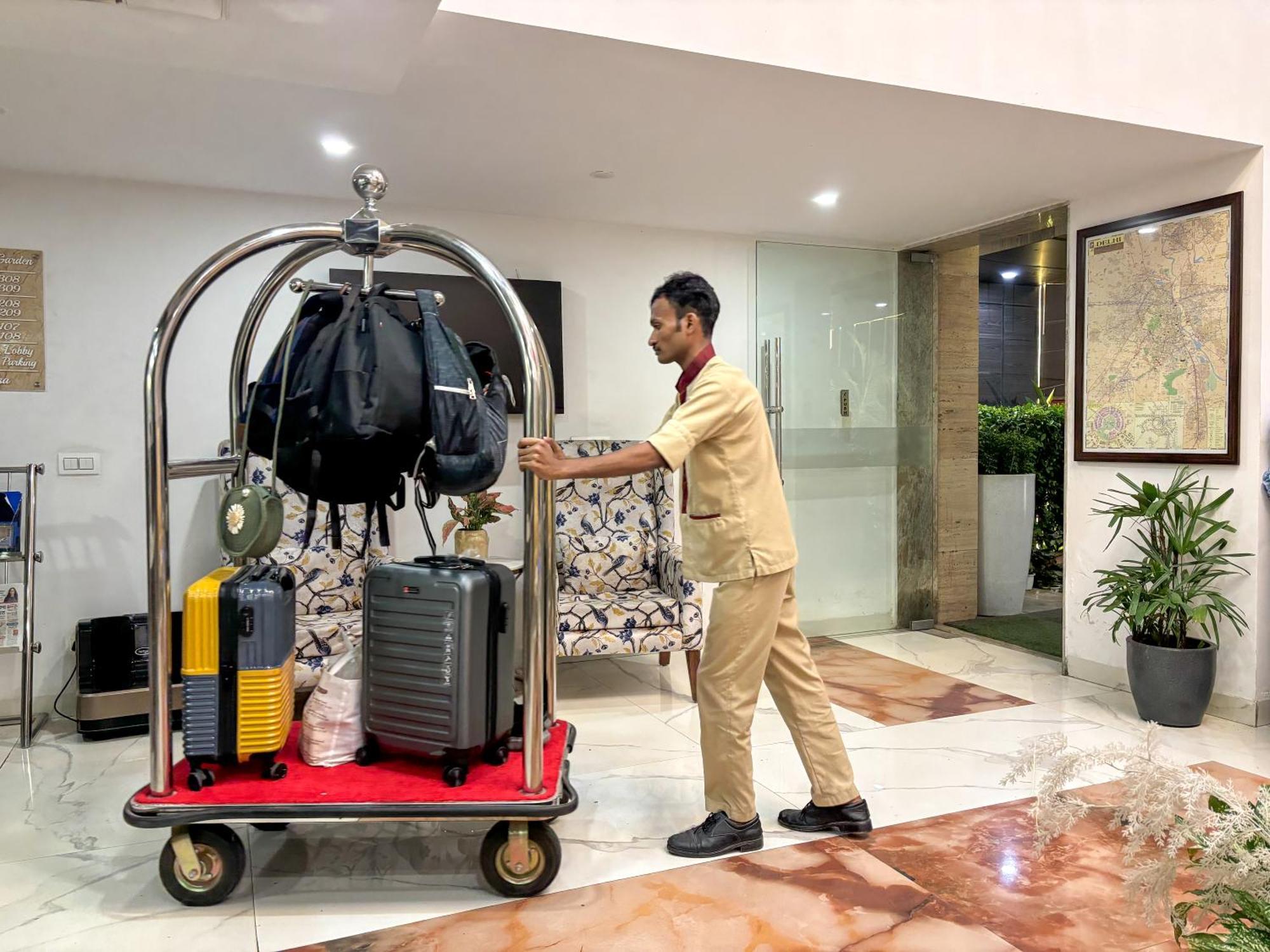 Hotel Oxmo Delhi Airport With Free Airport Transsfer นิวเดลี ภายนอก รูปภาพ