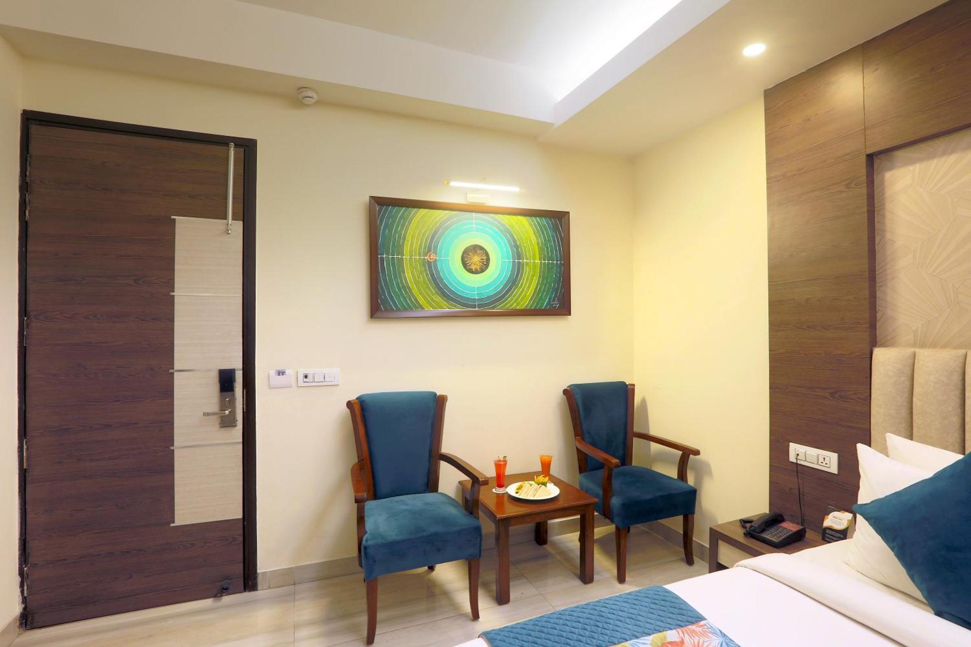 Hotel Oxmo Delhi Airport With Free Airport Transsfer นิวเดลี ภายนอก รูปภาพ