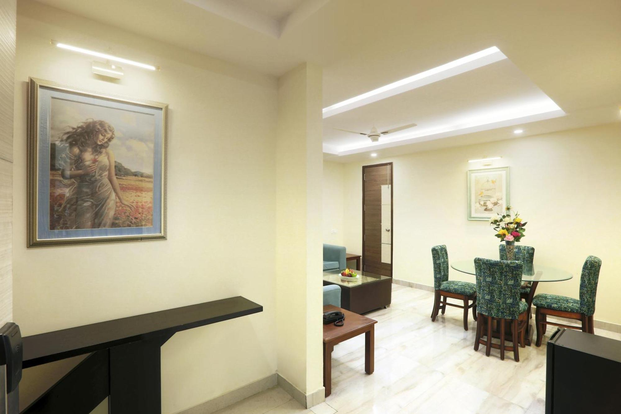 Hotel Oxmo Delhi Airport With Free Airport Transsfer นิวเดลี ภายนอก รูปภาพ